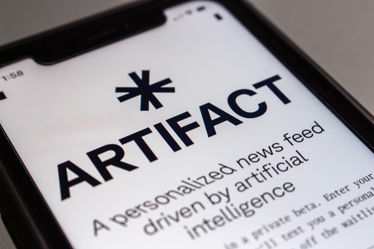 インスタ創業者2人によるAIニュースフィードアプリ｢Artifact｣