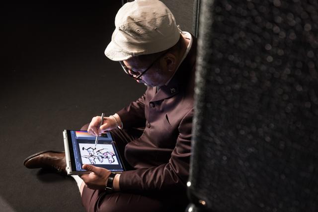 ノートPC HP Envyにペンで絵を描くくっきー!氏