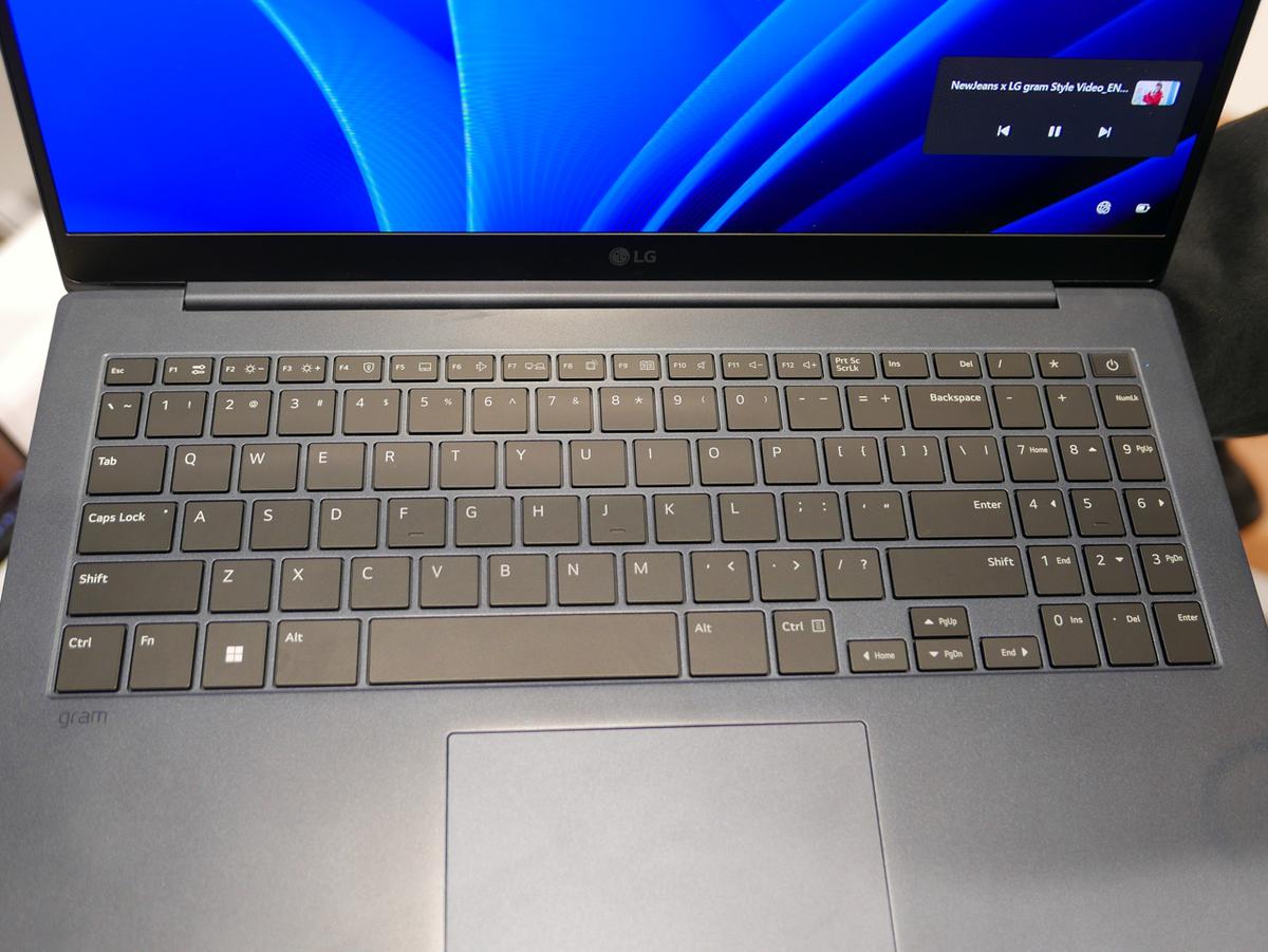 LG gramに「英語キーボードモデル」が復活！ やっぱこれだよな 
