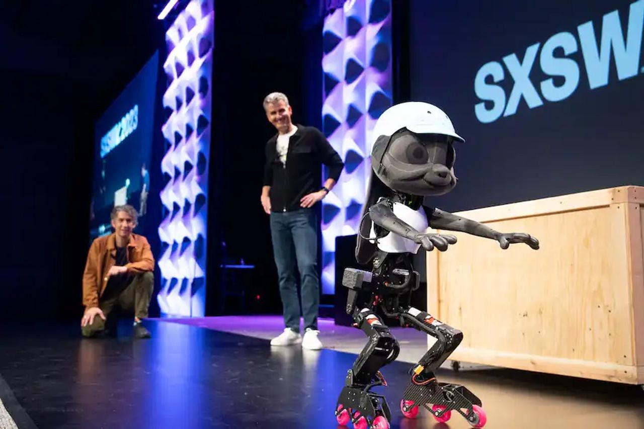 ディズニー、SXSWで開発中ロボットのプロトタイプを初披露