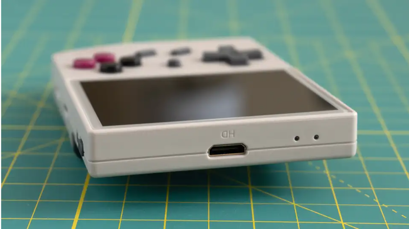 大人のゲームボーイ。レトロゲーム機「Anbernic RG35XX」レビュー
