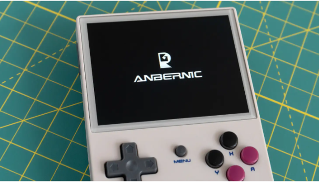 大人のゲームボーイ。レトロゲーム機｢Anbernic RG35XX｣レビュー