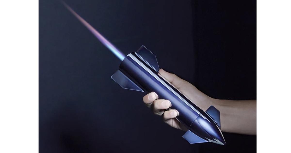何を焼こう？ ホントに火が出るスターシップ型の公式トーチ