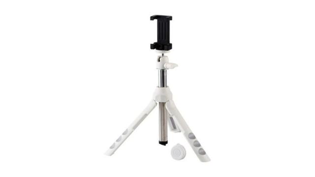 自撮り棒としても使えてお出かけで大活躍。エレコムのスマートフォン用2way三脚【楽天セール】