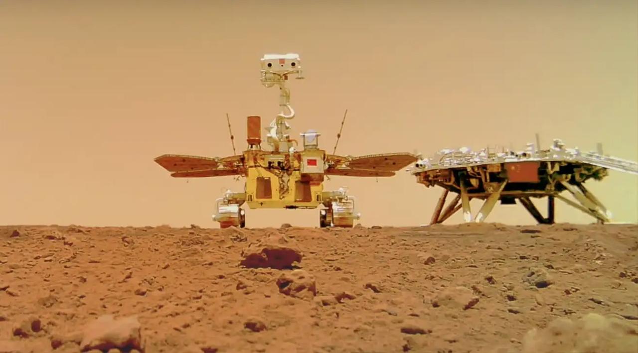 探査車｢祝融号｣、火星の砂丘で液体の水の痕跡を新たに発見していた