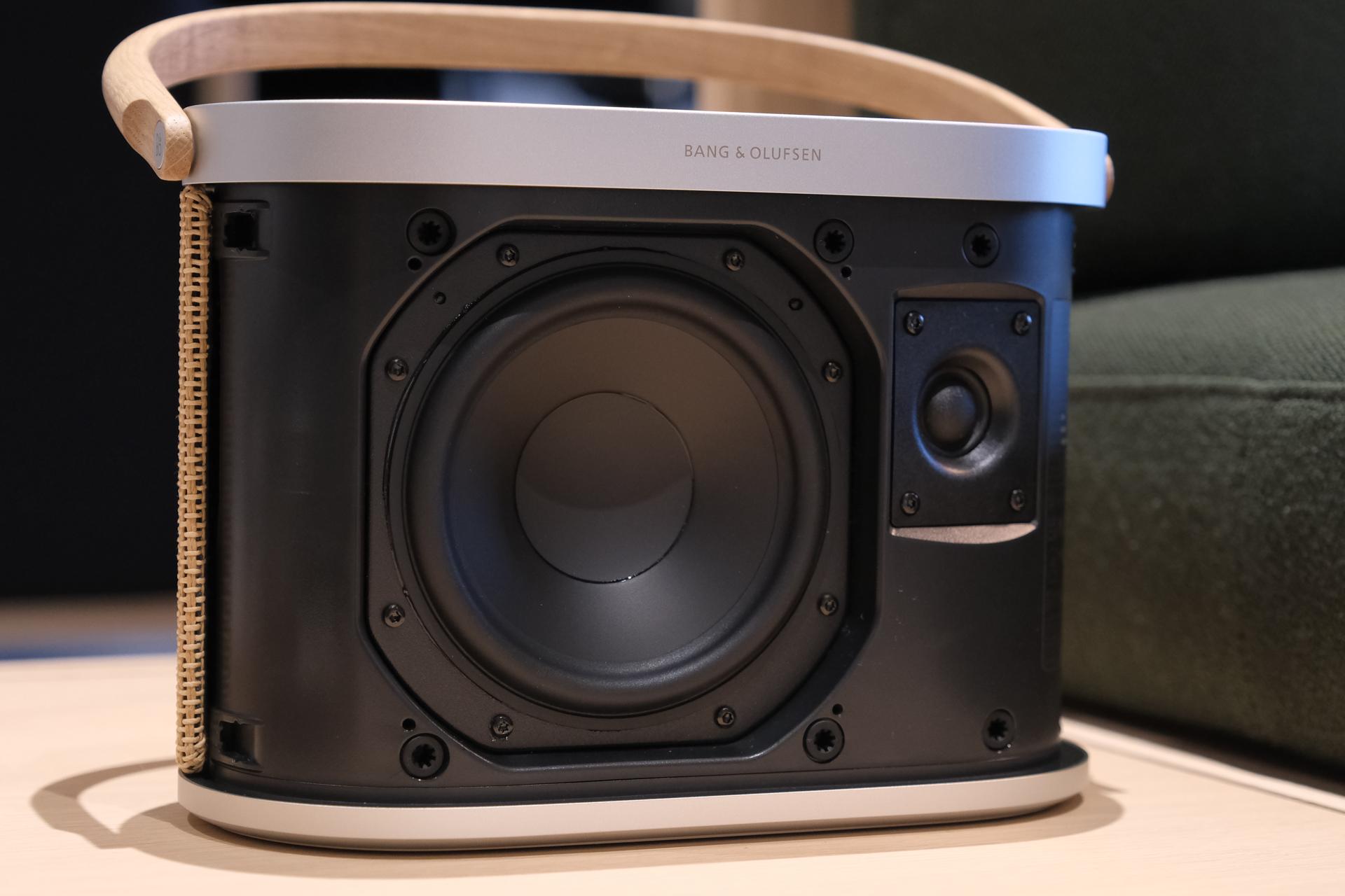 こんなに家具めいたスピーカー、そうそう無い。｢Beosound A5｣を