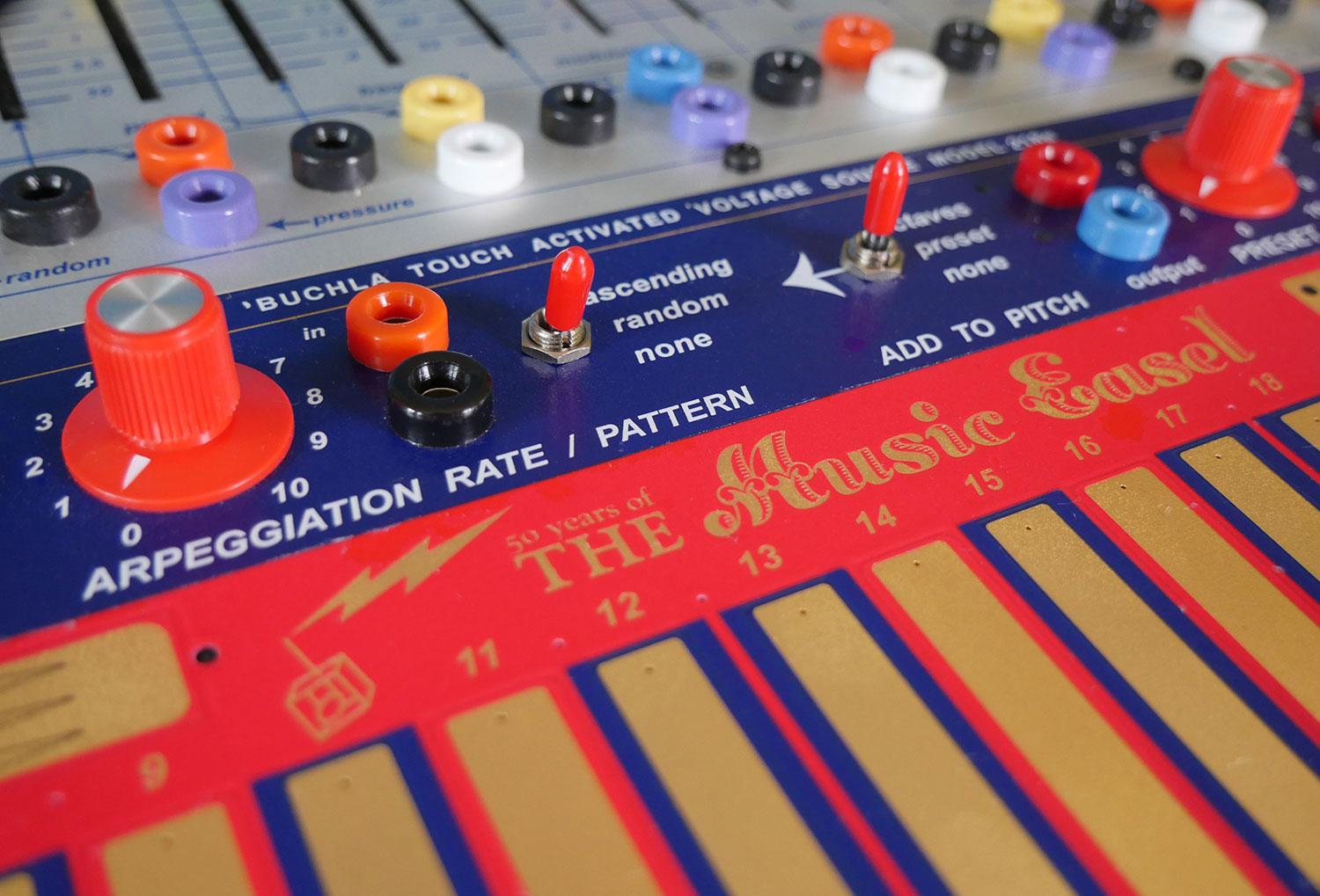 伝説のカルトシンセBuchla Music Easelが50周年記念で限定再発 | ギズモード・ジャパン