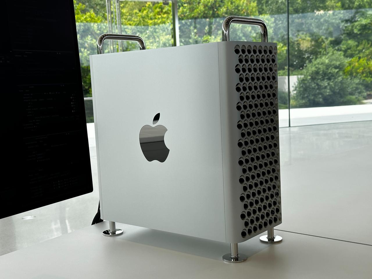 M2 Ultraを搭載してまた最強の1台に。新しいMac Proの｢中｣を見た #WWDC