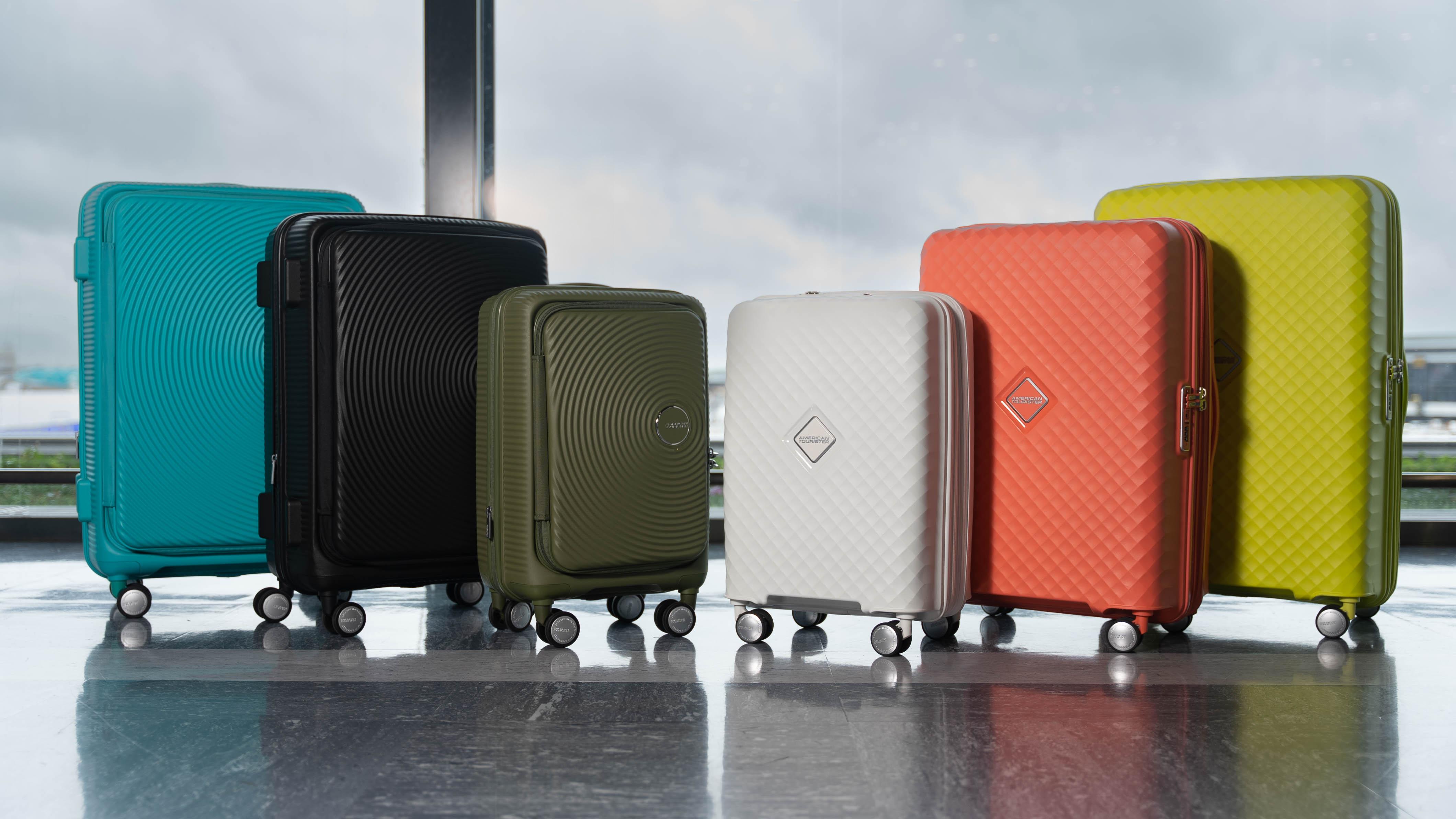 ポップなデザインと機能性の両立。ワザが光るスーツケースを使ってみた