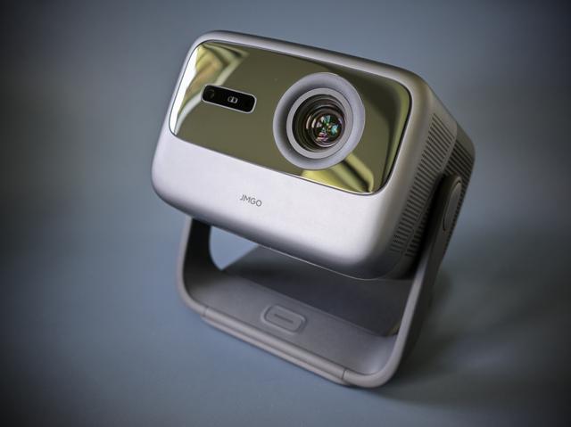 JMGO N1 Pro 3色レーザープロジェクター とてつもない 中古特上おまけ付き