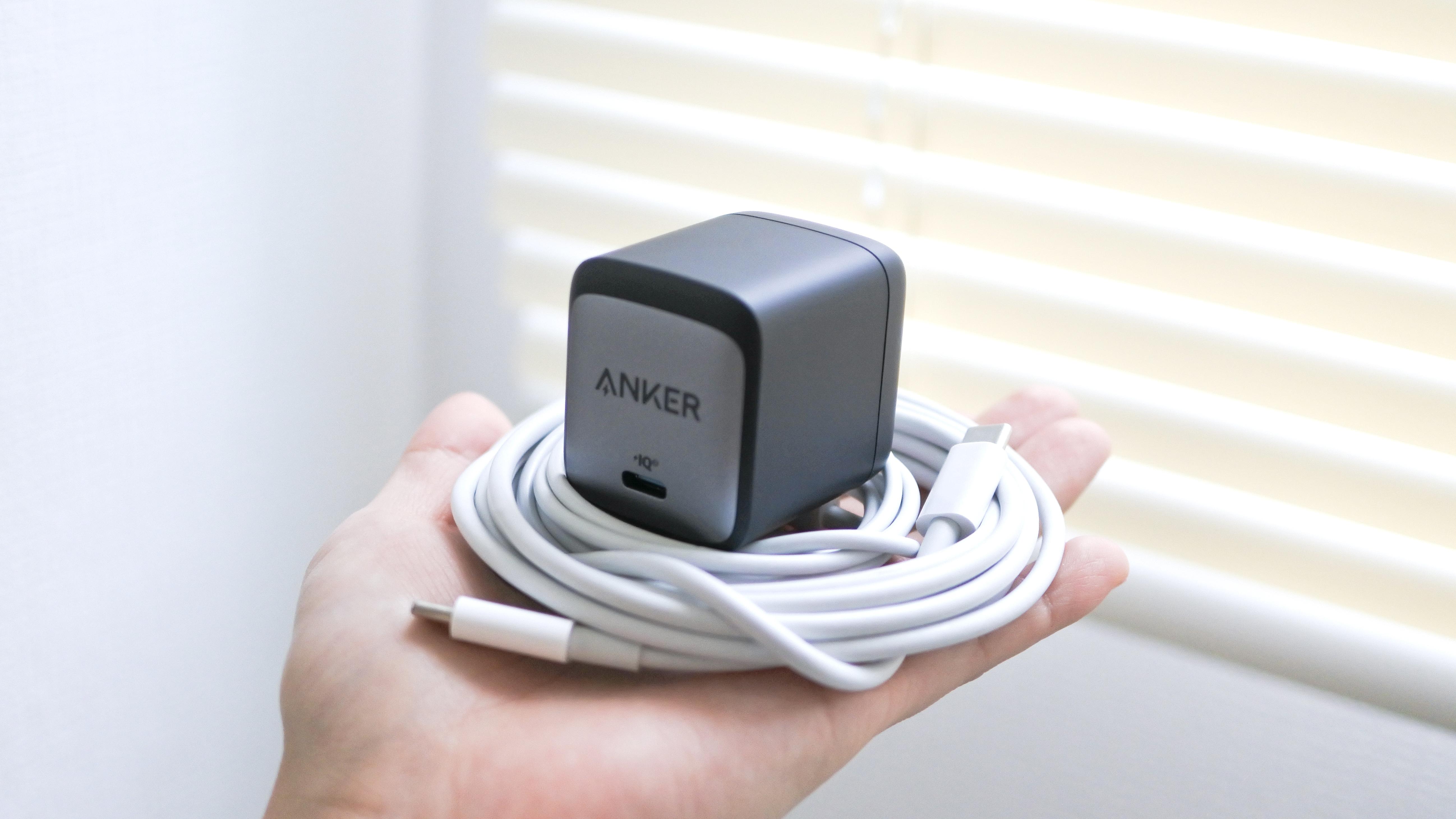 Ankerの｢急速充電器｣に変えただけで、荷物も減って充電も快適