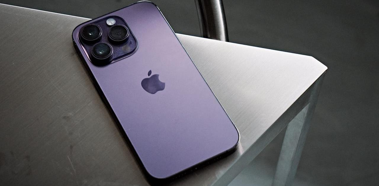 iPhone 15 Pro Rumored to Offer Dark Blue Color Option and Matte Finish