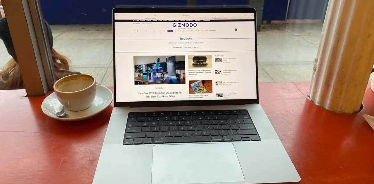 有機ELディスプレイ搭載MacBook Proは、早くても2年後?(つまりまだまだ先)