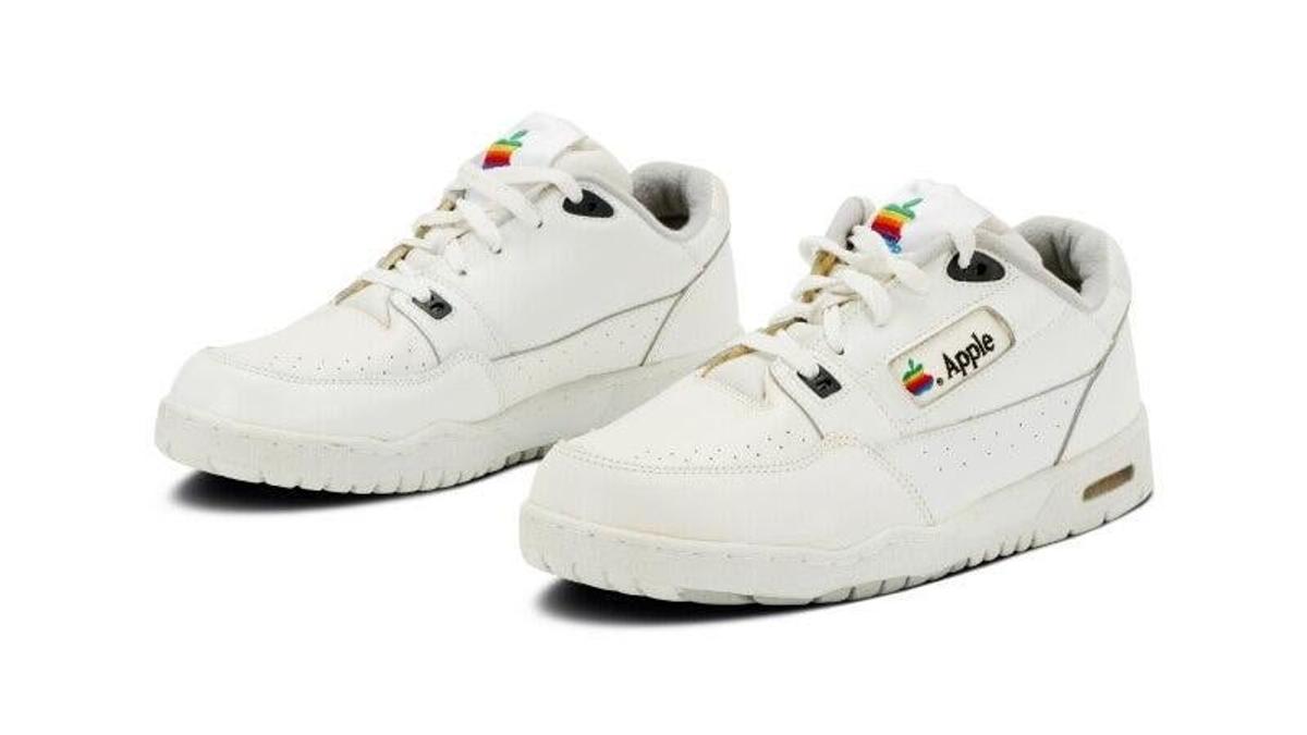 アップルの90年代レトロスニーカー、新品箱付きで700万円からいかが 