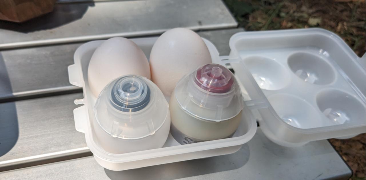 陶器製卵型調味料入れセット 100均で発見。アウトドア料理の収納問題2つを解決する卵型ボトル