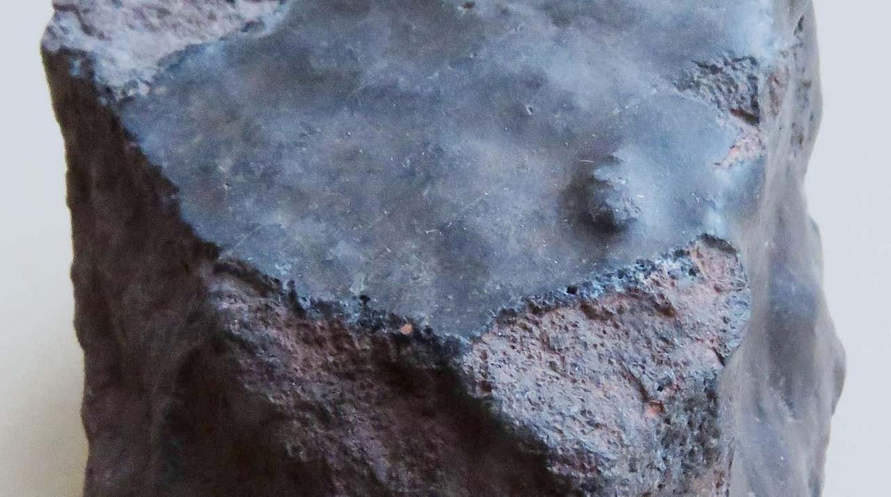 ｢なんか見覚えが…｣落下した隕石を詳しく調査→まさかの地球出身の“隕石”だった