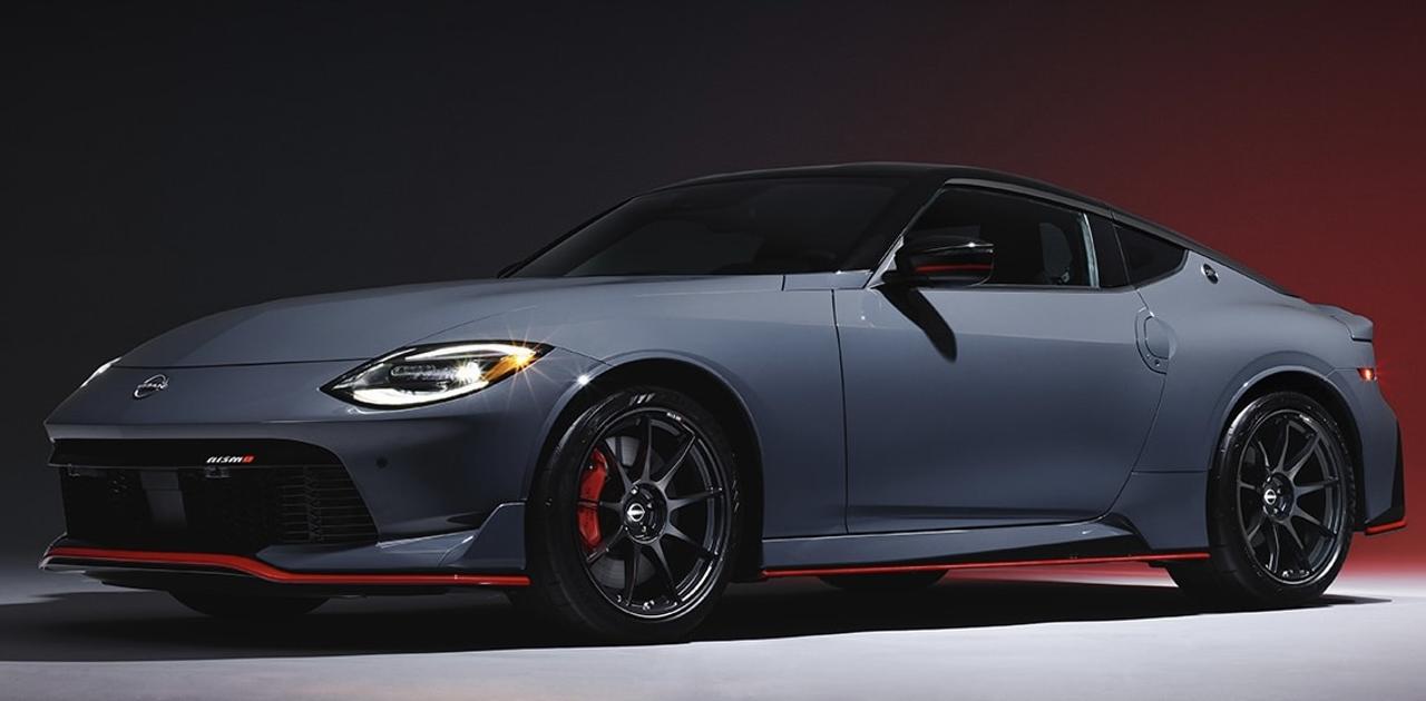 赤ラインでゲーミングな雰囲気あるよね、新しいフェアレディZ NISMOっ