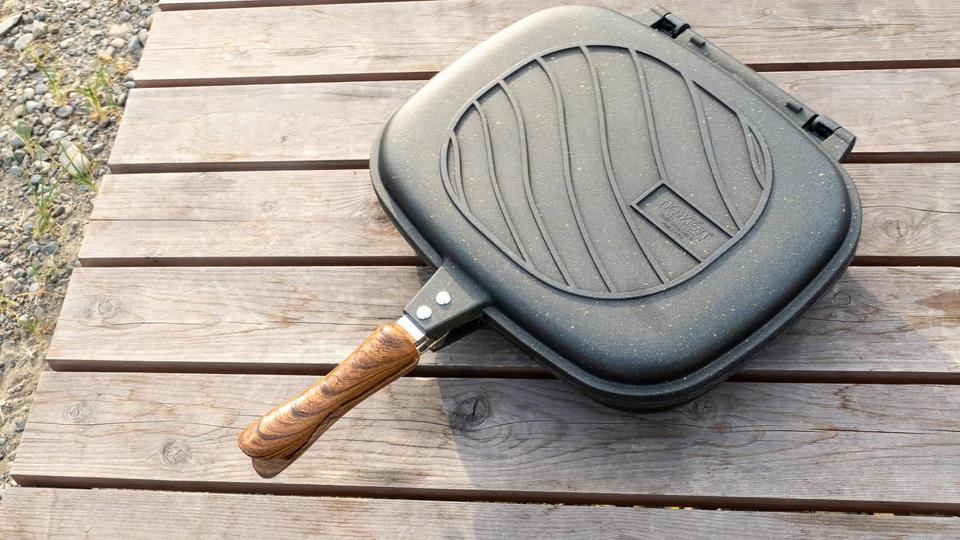 野外調理の新たなパートナー。｢DOUBLE GRILL｣でアウトドア飯が