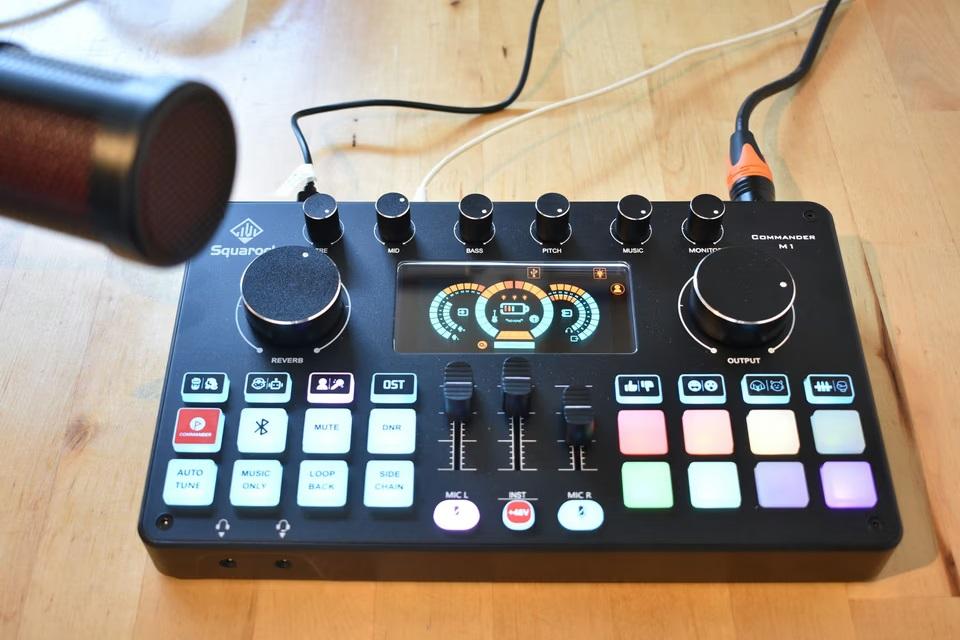 Commander M1 オーディオインターフェース（Squarock Commander