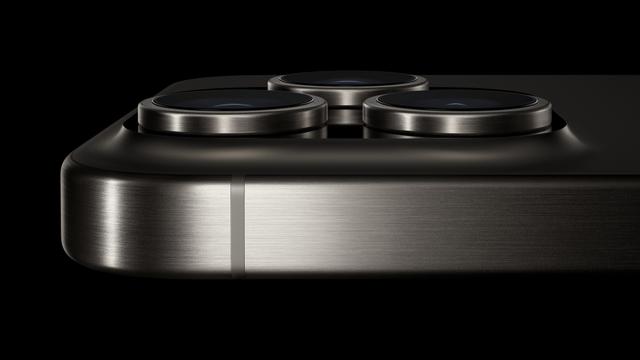Apple-iPhone-15-Pro-lineup-camera-system-230912-1