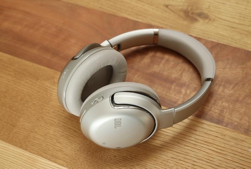 革命レベル」の呼び声高いJBLの最新ヘッドホンは、何がどうすごいのか