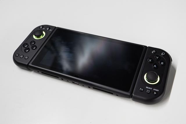 gamingdevice_0002_P1195507