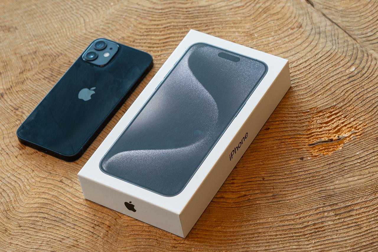 【開封】iPhone 15 Pro Max、興奮してきた。