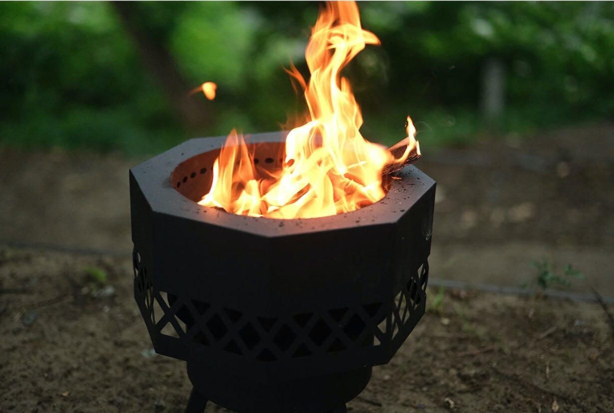 しっかり二次燃焼で煙も少なく炎を楽もう！ 漆黒ボディも