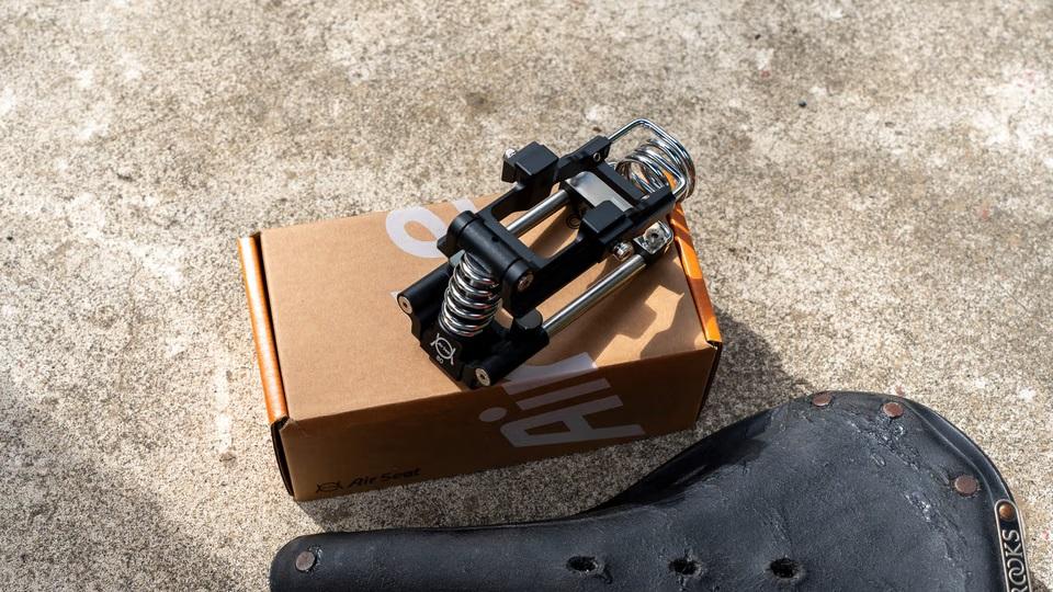 お尻の痛み、もう悩まない！ 「Air Seat」で硬い自転車サドルや段差