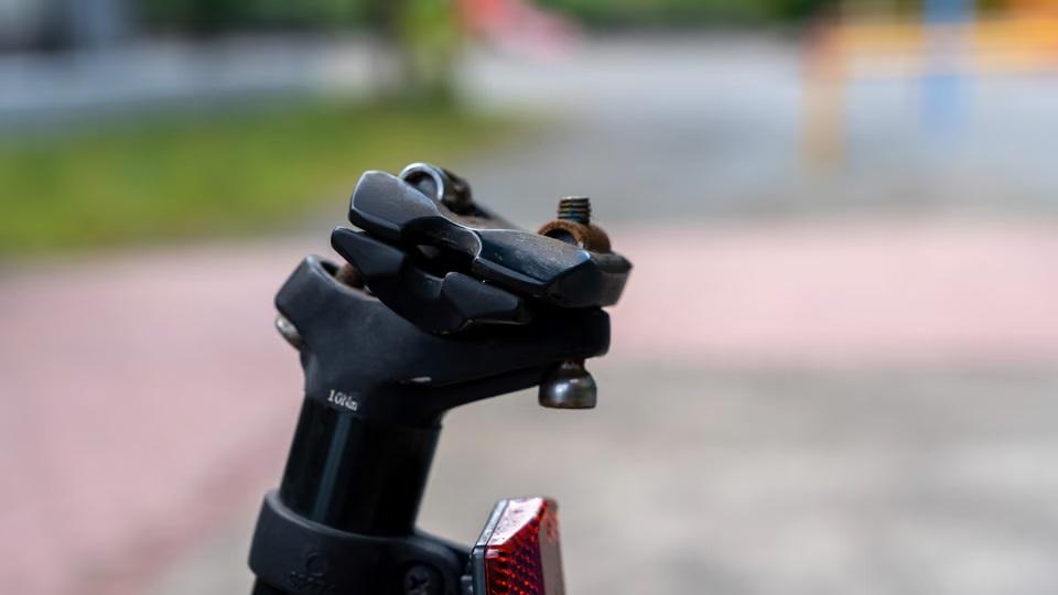 お尻の痛み、もう悩まない！ 「Air Seat」で硬い自転車サドルや段差