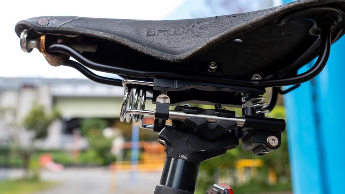 お尻の痛み、もう悩まない！ 「Air Seat」で硬い自転車サドルや段差 