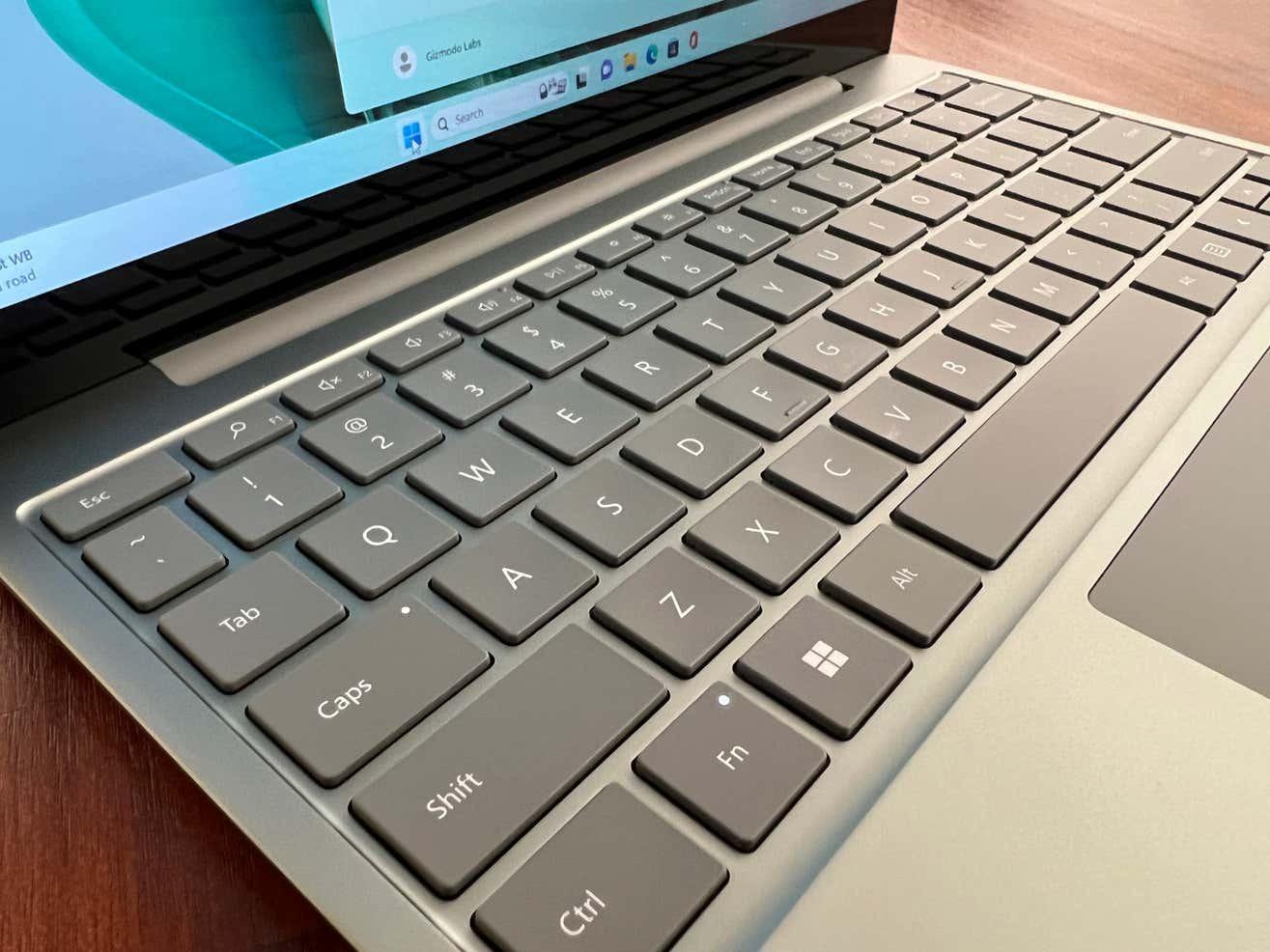 値上げしたけど仕様もアップ、Surface Laptop Go 3は高級感あり