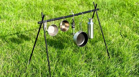 10秒で組み立て完了。ダイソーの収納ラックでこなれたキャンパーに