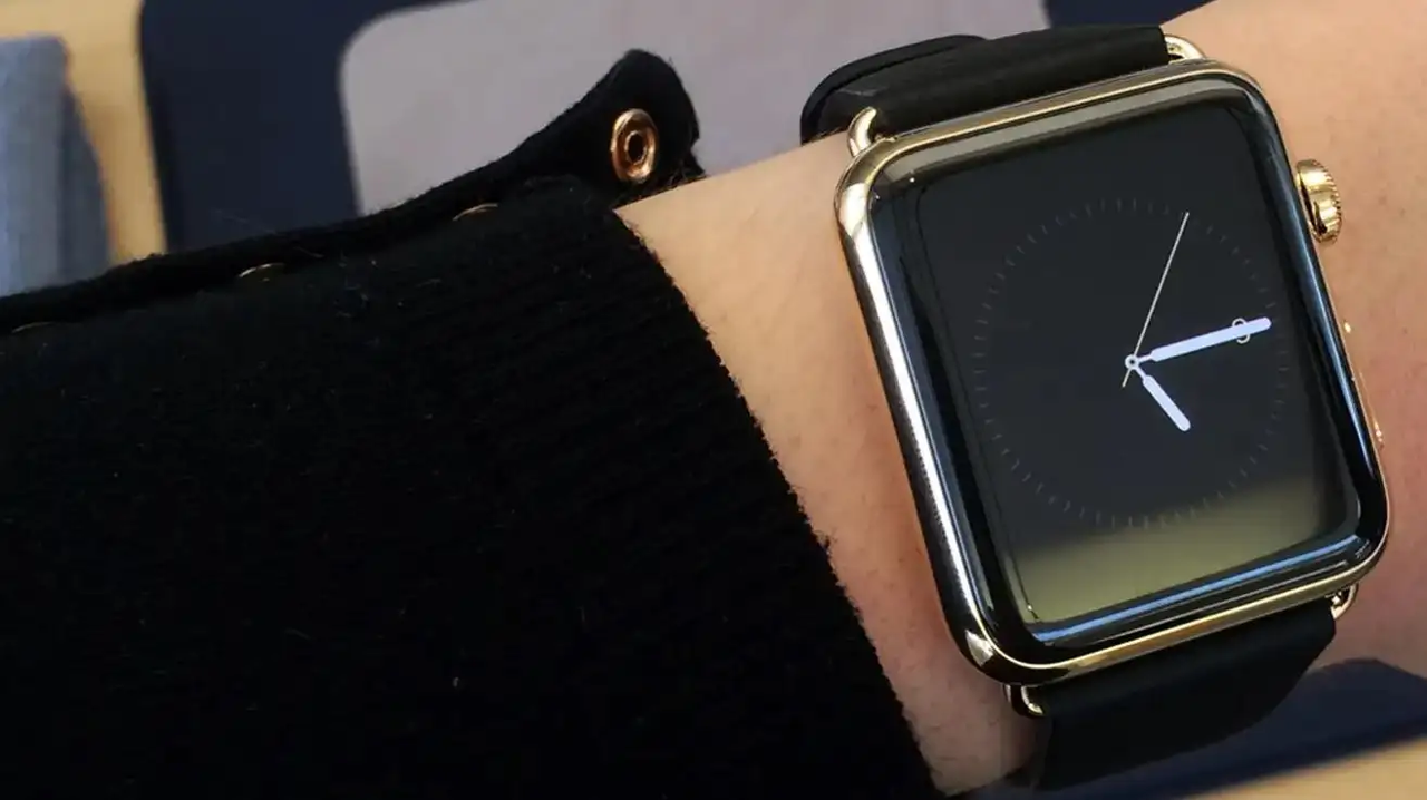 255万円した金のApple Watchも7年で過去のものに | ギズモード