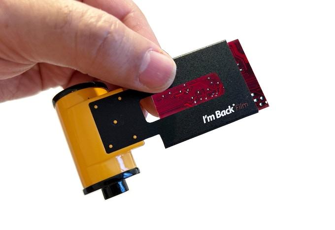 フィルムカメラがマイクロフォーサーズデジカメに化けるユニット