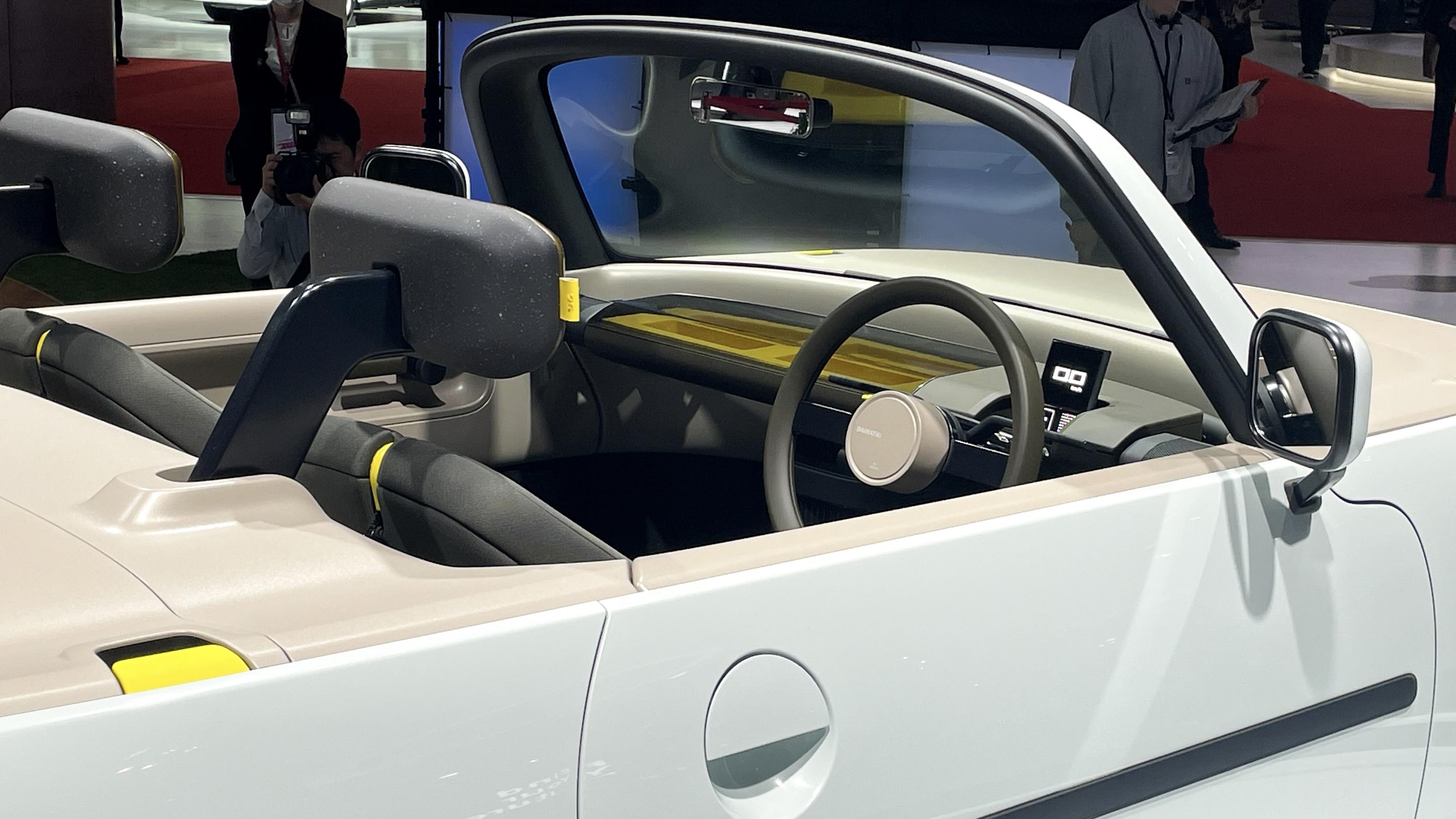 妄想が広がりまくる軽BEVオープンカー、その名も｢OSANPO