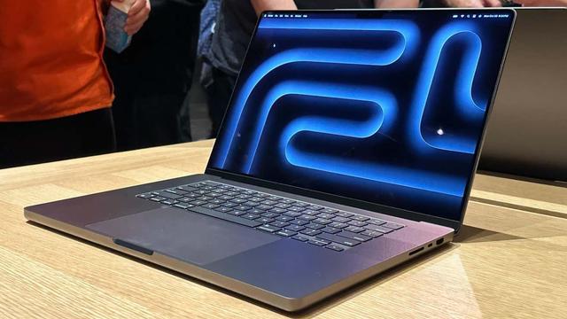16インチMacBook Pro 16コアCPUと40コアGPUを搭載したApple M3 Max 
