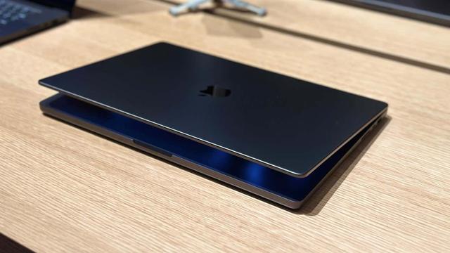 充電4回 MacBook Pro M4 スペースブラック（MacBook Pro 14インチ M4 