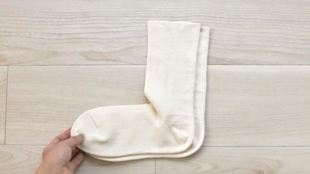 20231110-muji-silk-roomsocks-02-1