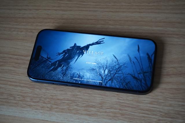 ゲーム　iPhone15Pro iPhone 15 Pro MaxとiPhone 16 Pro Maxをゲームボーイ風にする