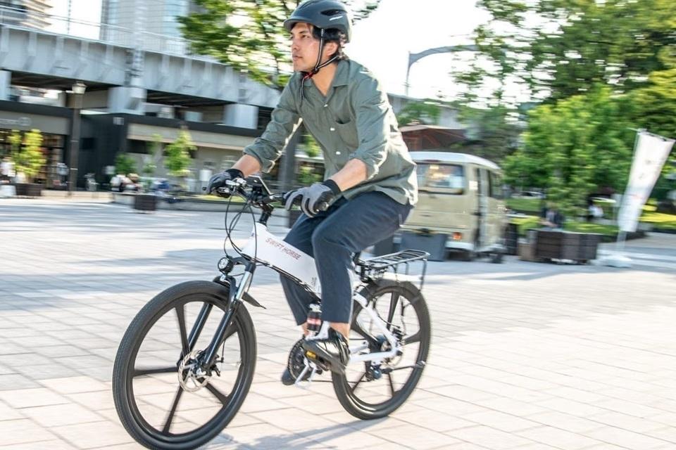 2つ折りにして持ち運べる。坂道も余裕な電動アシストマウンテンバイク