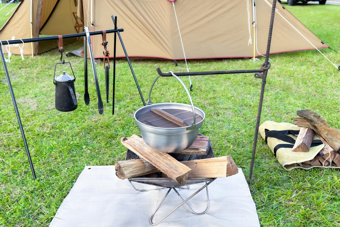 キャンプ飯に鍋が沁みる季節。マルチに使えて、軽くて割れないぞ | ギズモード・ジャパン