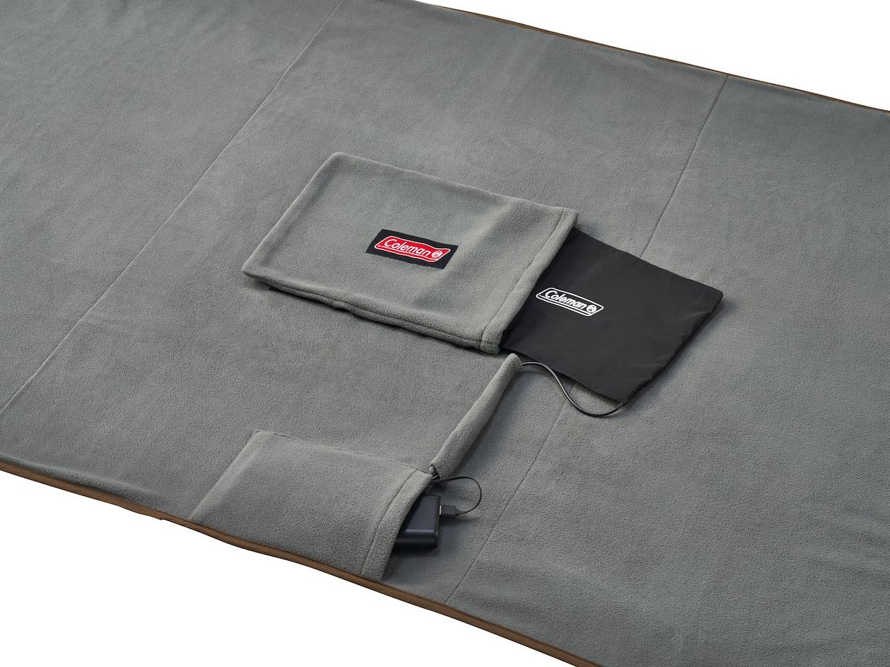 コールマンのブランケットは7時間温かい。冬キャンや冷え対策に