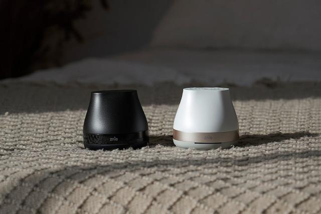 znie LITE｜脳波をととのえる、快適な睡眠空間へと導く最新デバイス 日本初上陸！『新発想のスリープテック。それは、脳波をととのえる