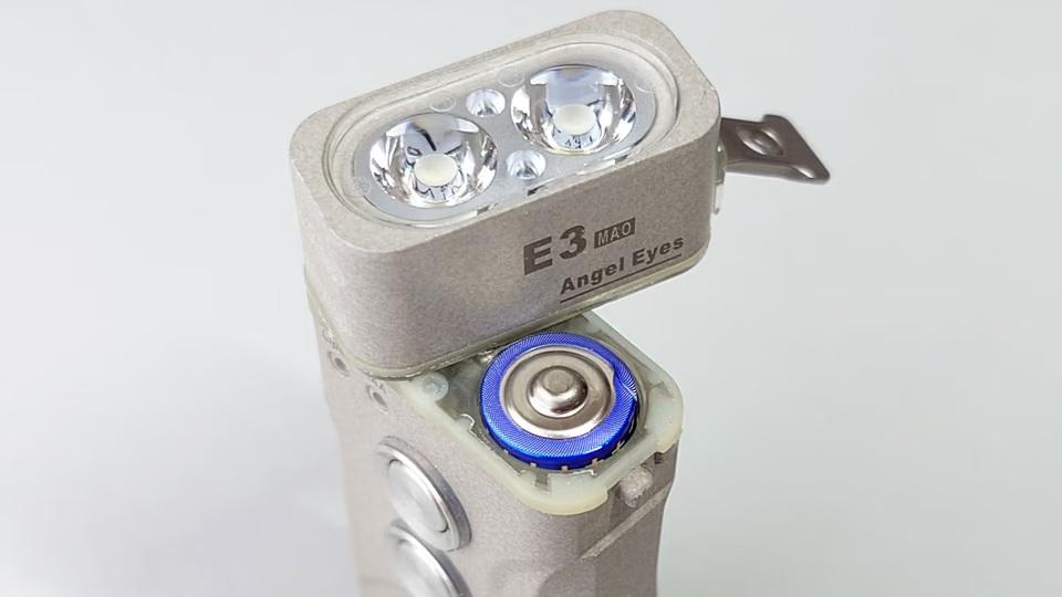 携帯性バツグン！高輝度6500KのLEDライトで日常も、非日常も安全