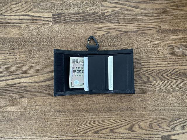 手ぶら帰省の味方｡カラビナつきコンパクト財布 | ギズモード