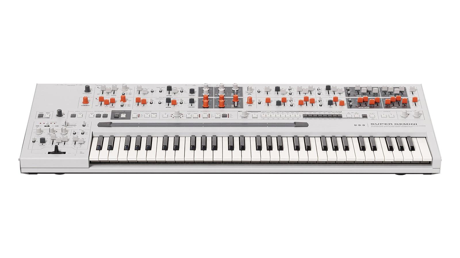 でかくて重くて白いやつ。正体は新時代のハイブリッドシンセ