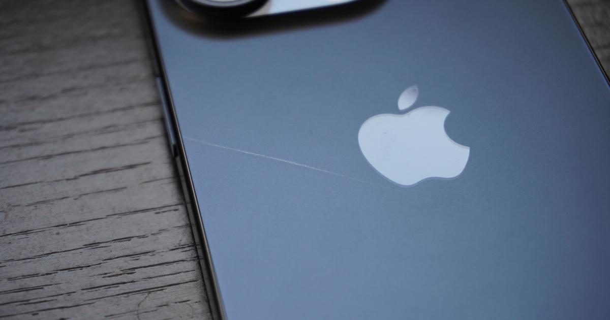 iPhone 15 Pro、ケースなしチャレンジに敗北した者の末路 | ギズモード