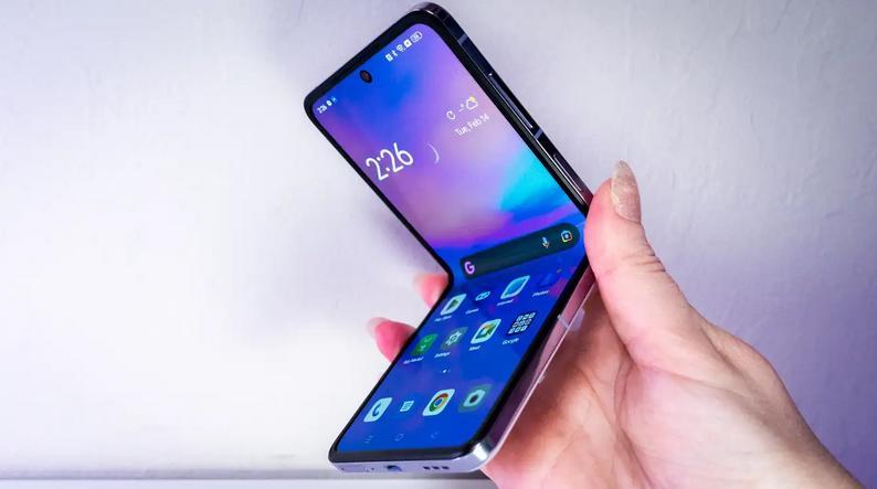 19台まとめ 折りたたみ携帯 絶対買え】激安14,900円の「折りたたみスマホ」が凄い！サクサク