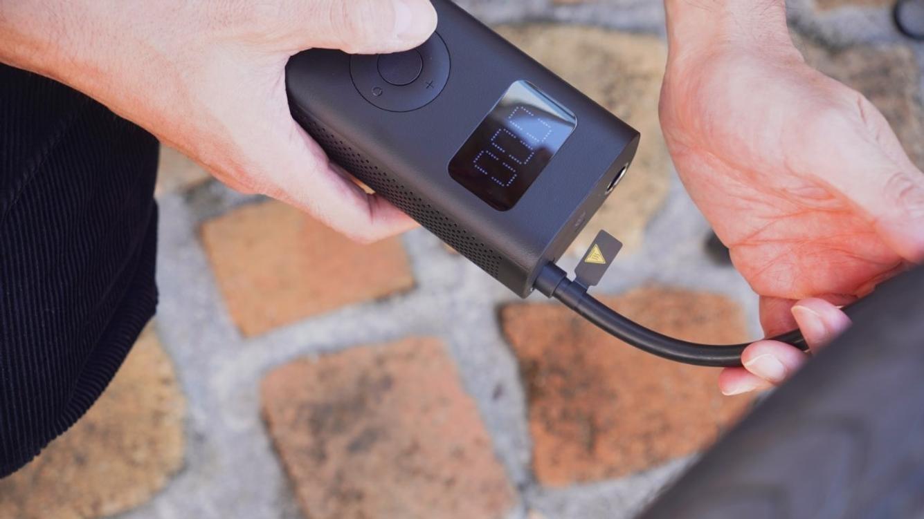 約1分で完了。Xiaomiの｢電動空気入れ｣が自転車に必須な理由